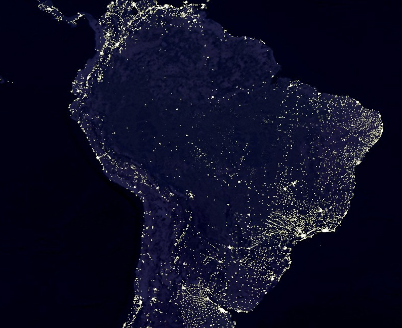 Resultado de imagem para Imagem de satÃ©lite com o Brasil todo aceso a noite